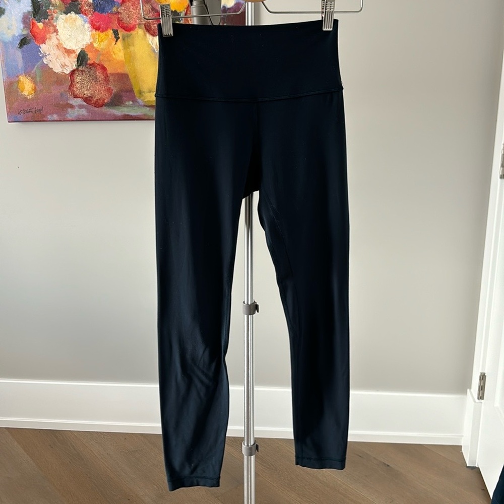 Lululemon navy blue Align legging 25” size 4.